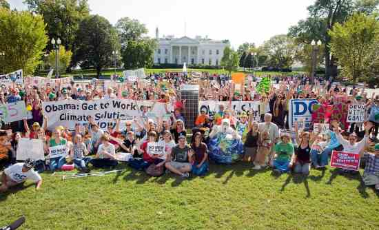 Students Protest for University Fossil Fuel Divestment on Over 180 Campuses